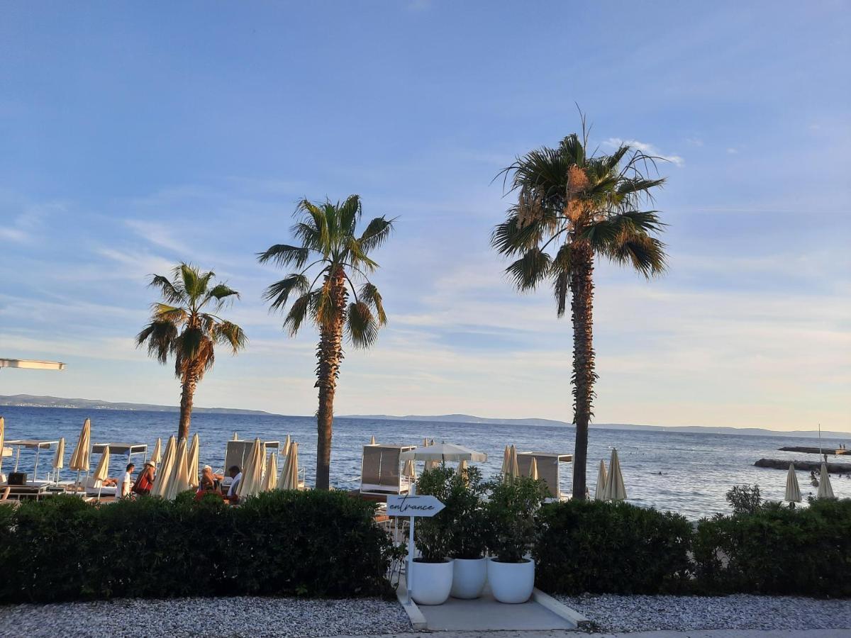 Tiki With Big Terrace